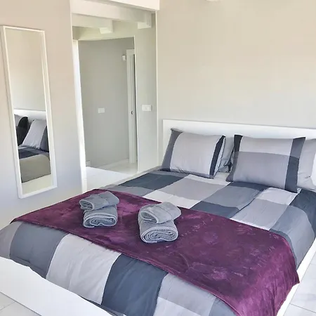Atico Dio Vista Tipo Duplex Con Terraza Soleada شقة *