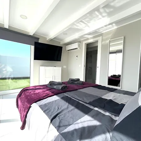 Atico Dio Vista Duplex Con Terraza Soleada Y Vistas Al Mar