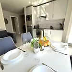 Atico Dio Vista Tipo Duplex Con Terraza Soleada Apartman