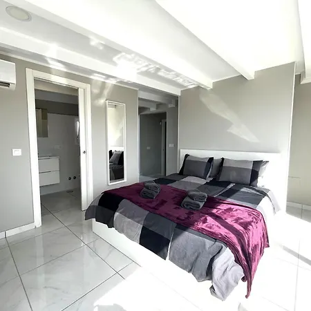 Atico Dio Vista Tipo Duplex Con Terraza Soleada 公寓